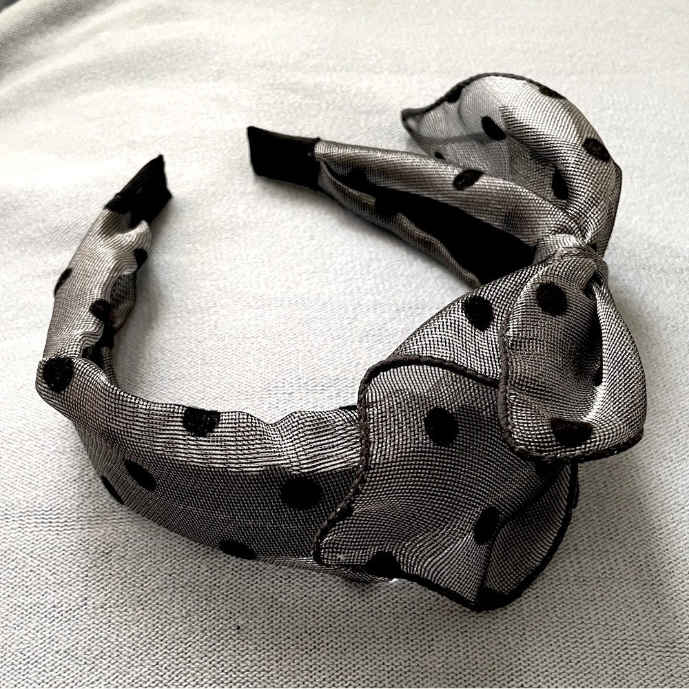 🎉HP🎉 NWOT Gray polka dot headband